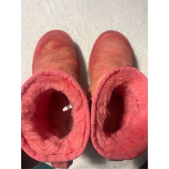 Ugg Pink Classic Low Boots Woman’s Size 6 -Could Use A Cleaning - Picture 13 of 15